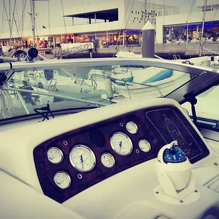 Crownline Boat 船屋